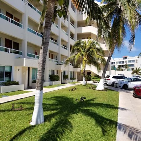 Ocean View Three Bedroom, Three Story Penthouse By The Beach Cancun Exterior photo