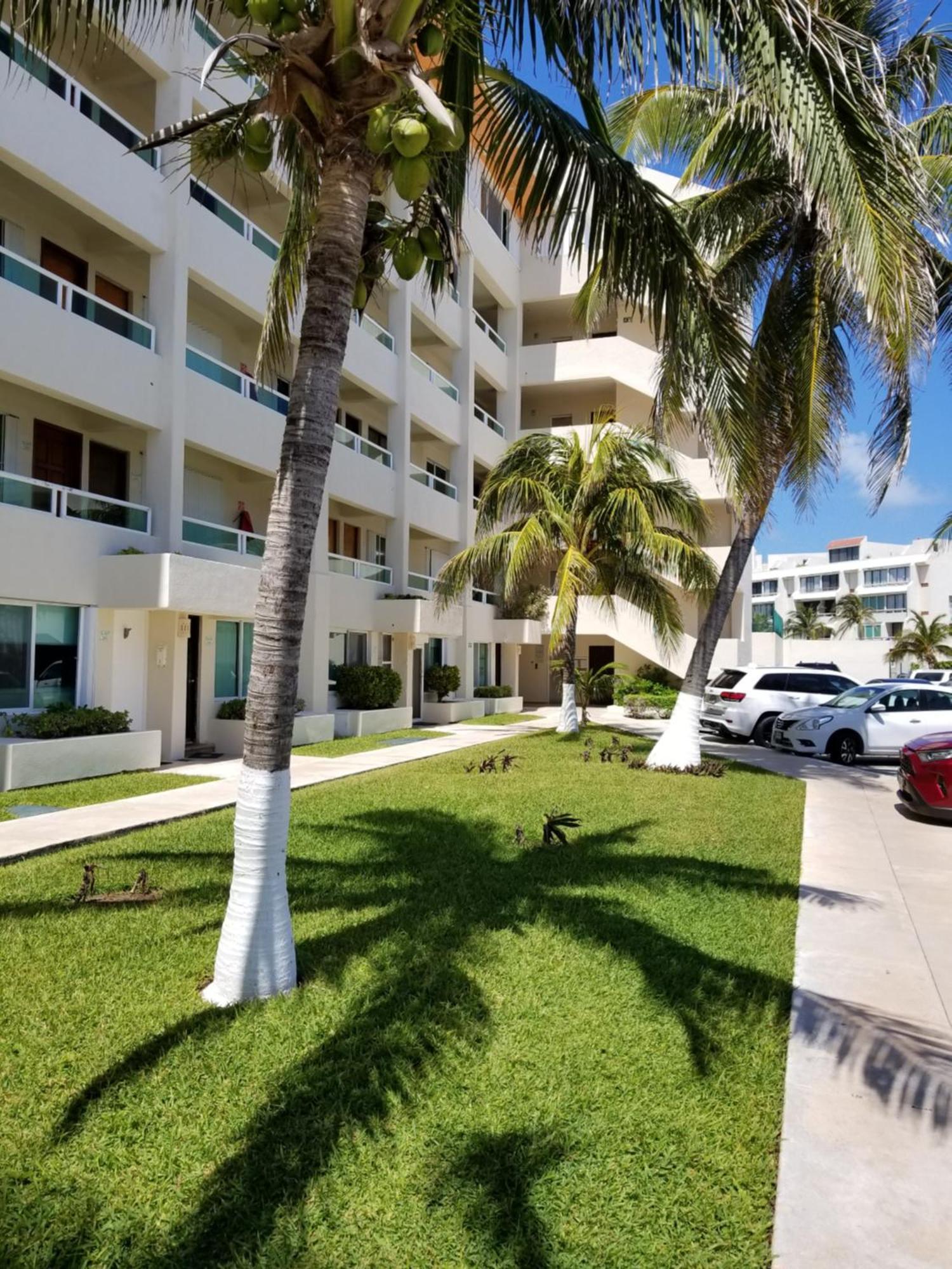 Ocean View Three Bedroom, Three Story Penthouse By The Beach Cancun Exterior photo